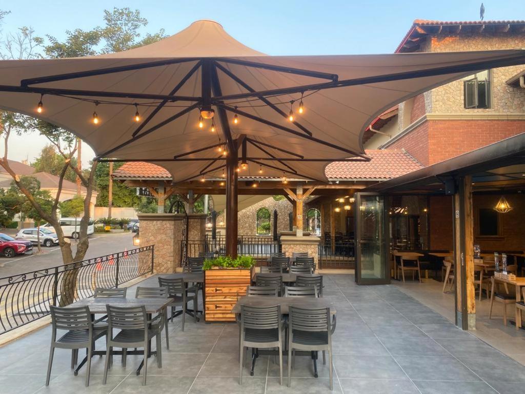 Garden Court Morningside Sandton Johannesburg Esterno foto